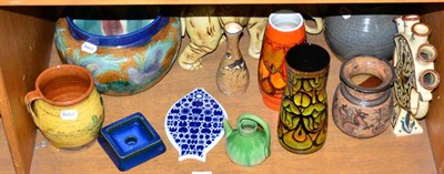 Lot 199 - A group of 20th century ceramics and studio pottery including Poole etc