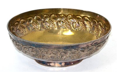 Lot 397 - A modern silver oval bowl, Viners Ltd, 2005