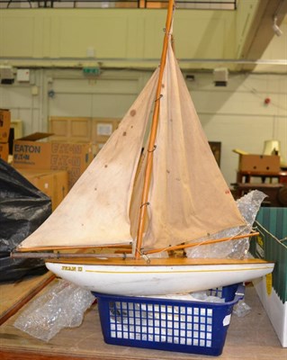 Lot 1126 - Pond yacht, catamaran and junk