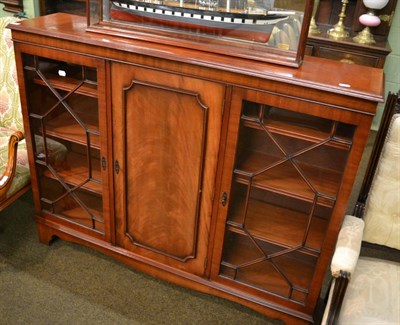 Lot 1329 - A reproduction glazed bookcase