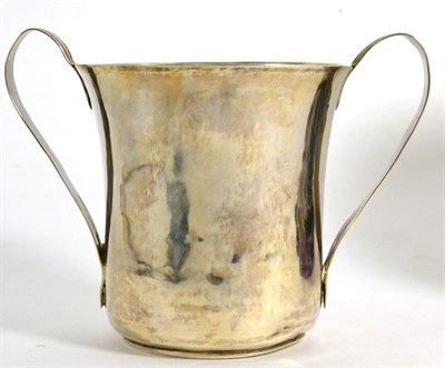 Lot 100 - A George III silver twin handled cup, Langlands and Robertson, Newcastle 1794 (a.f.)