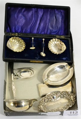 Lot 113 - A silver toddy ladle, a pair of salts, a dish, an ashtray, a card case and a coin holder&nbsp