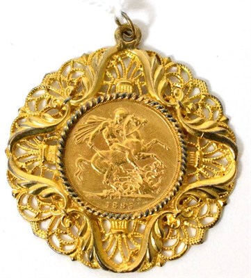 Lot 380 - A Victorian 1885 sovereign in a 9ct gold frame