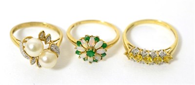 Lot 385 - Three 9ct gold gem set rings