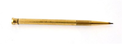 Lot 449 - A 9ct gold pencil