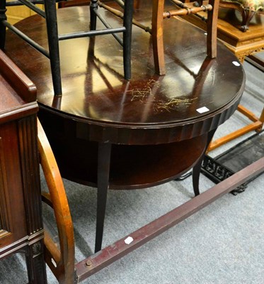 Lot 1100 - A circular Art Deco table