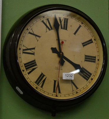 Lot 1232 - A Magneta electric bakelite centre seconds wall timepiece