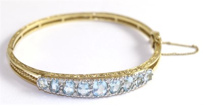 Lot 145 - A gold aquamarine bracelet