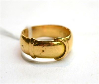 Lot 326 - 18ct gold buckle ring