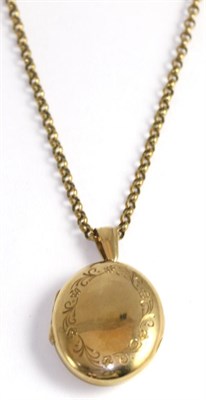 Lot 371 - A 9ct gold locket on a 9ct gold chain