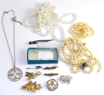 Lot 387 - Two Victorian 9ct gold brooches, a Scottish silver dirk brooch, various other brooches, an...