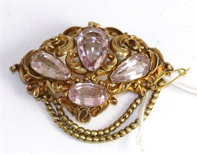 Lot 394 - A Victorian pink stone set brooch