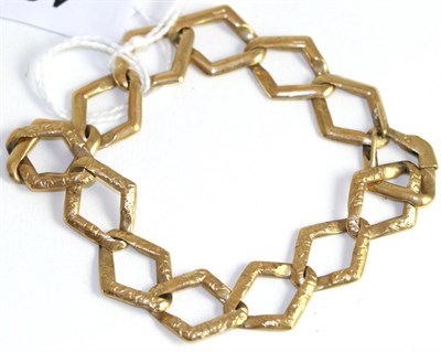 Lot 401 - A 9ct gold fancy link bracelet