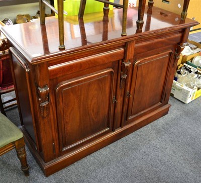 Lot 1194 - A reproduction mahogany sideboard in the Victorian taste