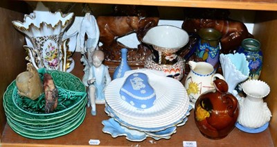 Lot 196 - A group of ceramics including Lladro, Majolica etc