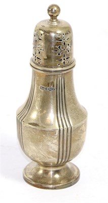 Lot 253 - A silver sugar caster