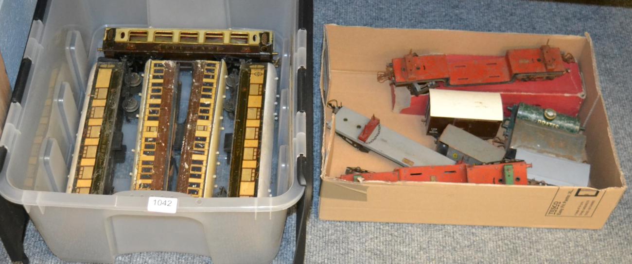 Lot 1042 Leeds model company two pullman coaches and