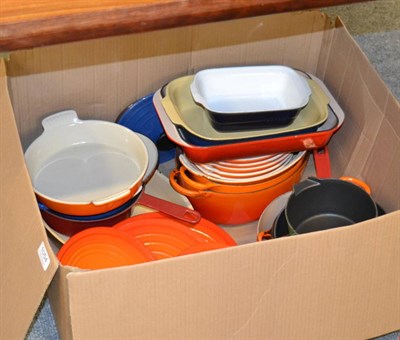 Lot 1054 - A collection of kitchenalia including le creuset