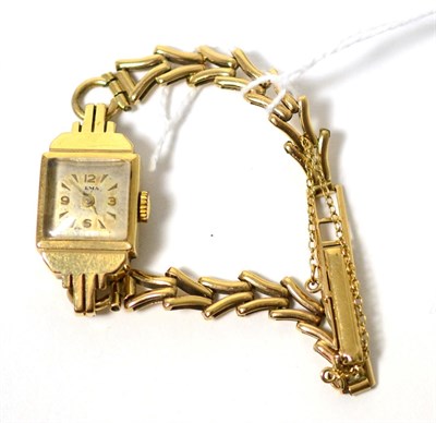 Lot 89 - A lady's 9ct gold wristwatch