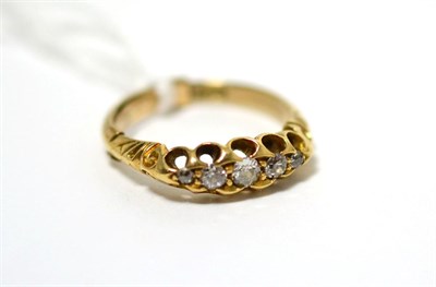 Lot 91 - An 18ct gold diamond ring