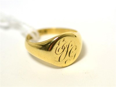 Lot 234 - An 18ct gold signet ring