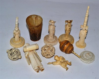 Lot 443 - A small group of 19th century ivory and horn items