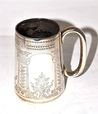 Lot 520 - A Victorian silver mug, London hallmark