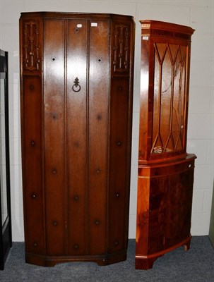 Lot 1116 - A modern corner cupboard (a.f.) and a wardrobe (2)