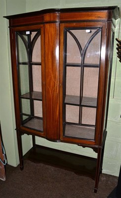 Lot 1189 - An Edwardian inlaid mahogany display cabinet