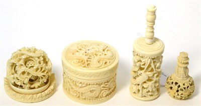 Lot 78 - A small group of late 19th/early 20th century Chinese ivory including a puzzle ball, a box and...