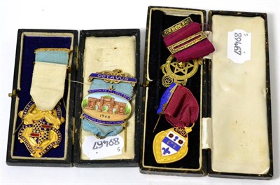 Lot 129 - A small group of Masonic jewels