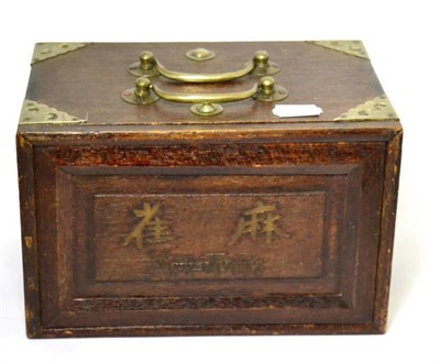 Lot 159 - A cased bone mahjong set