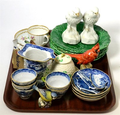 Lot 166 - Mixed ceramics to include a Chinese export jug, blue and white tea bowls and saucers, a set of...