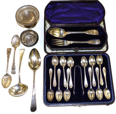 Lot 404 - A silver fiddle thread and shell pattern fork and spoon, cased; a set of twelve silver coffee...