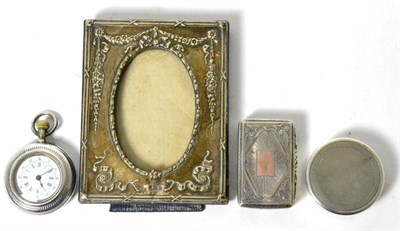 Lot 10 - Silver collectables comprising vinaigrette, compact, small frame and pocket watch