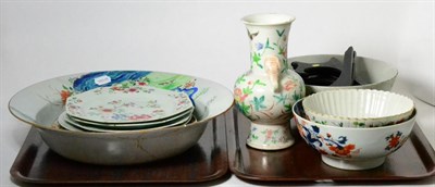 Lot 191 - A Chinese famille rose basin a.f., three bowls, five plates and a vase (two trays)