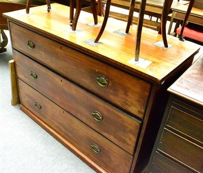 Lot 1367 - A 19th century mahogany three height chest of drawers