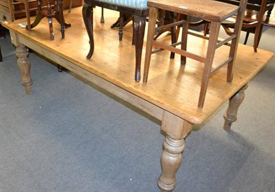 Lot 1377 - A pine table