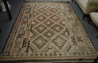 Lot 1426 - A Kilim rug approx 9ft x 6.5ft