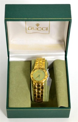 Lot 78 - A ladies Gucci wristwatch