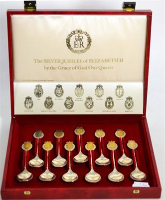 Lot 472 - A set of Queen Elizabeth II Royal Silver Jubilee spoons, Sheffield 1977, numbered 1180/2600, in...