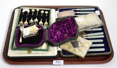 Lot 491 - A group of silver comprising: a Sampson Mordan ladies purse; card case; a cased mustard and...