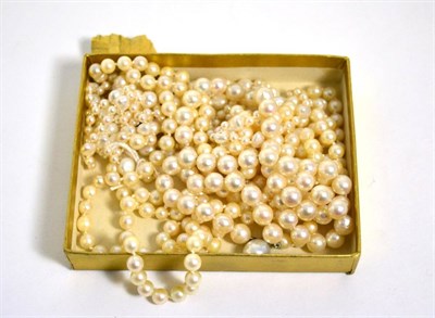 Lot 512 - Three cultured pearl necklaces