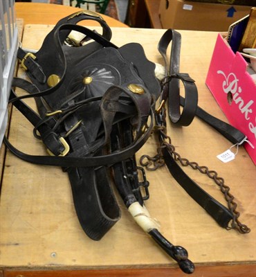 Lot 1011 - A leather horse harness, Clapham & Co, Darlington; and a horse hames