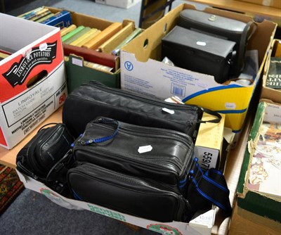 Lot 1078 - Two boxes of assorted cameras and photographica including Zeiss Ikon Ikonta 521/16