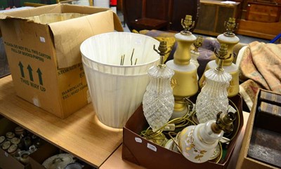 Lot 1086 - Six table lamps with shades