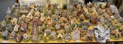 Lot 1095 - A large quantity of Lilliput Lane Cottages, etc