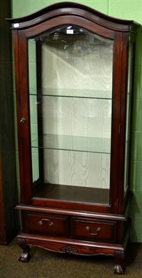 Lot 1265 - Glazed display cabinet with single door