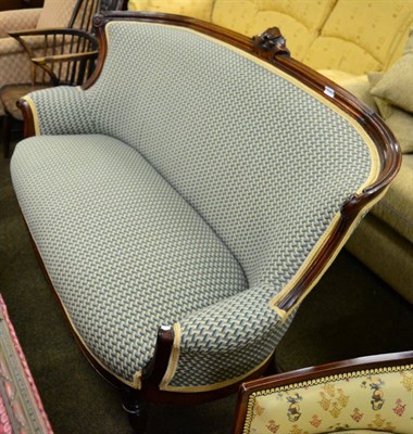 Lot 1335 - Victorian show framed settee