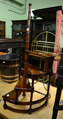 Lot 1358 - Small set of library steps; and an oak and brass magazine rack